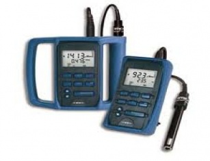 Desktop conductivity meter
