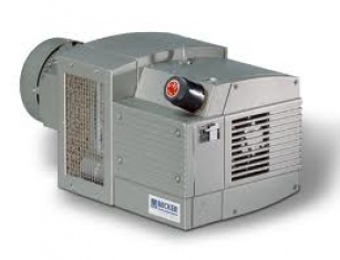 Oil-filled and dry vacuum pump